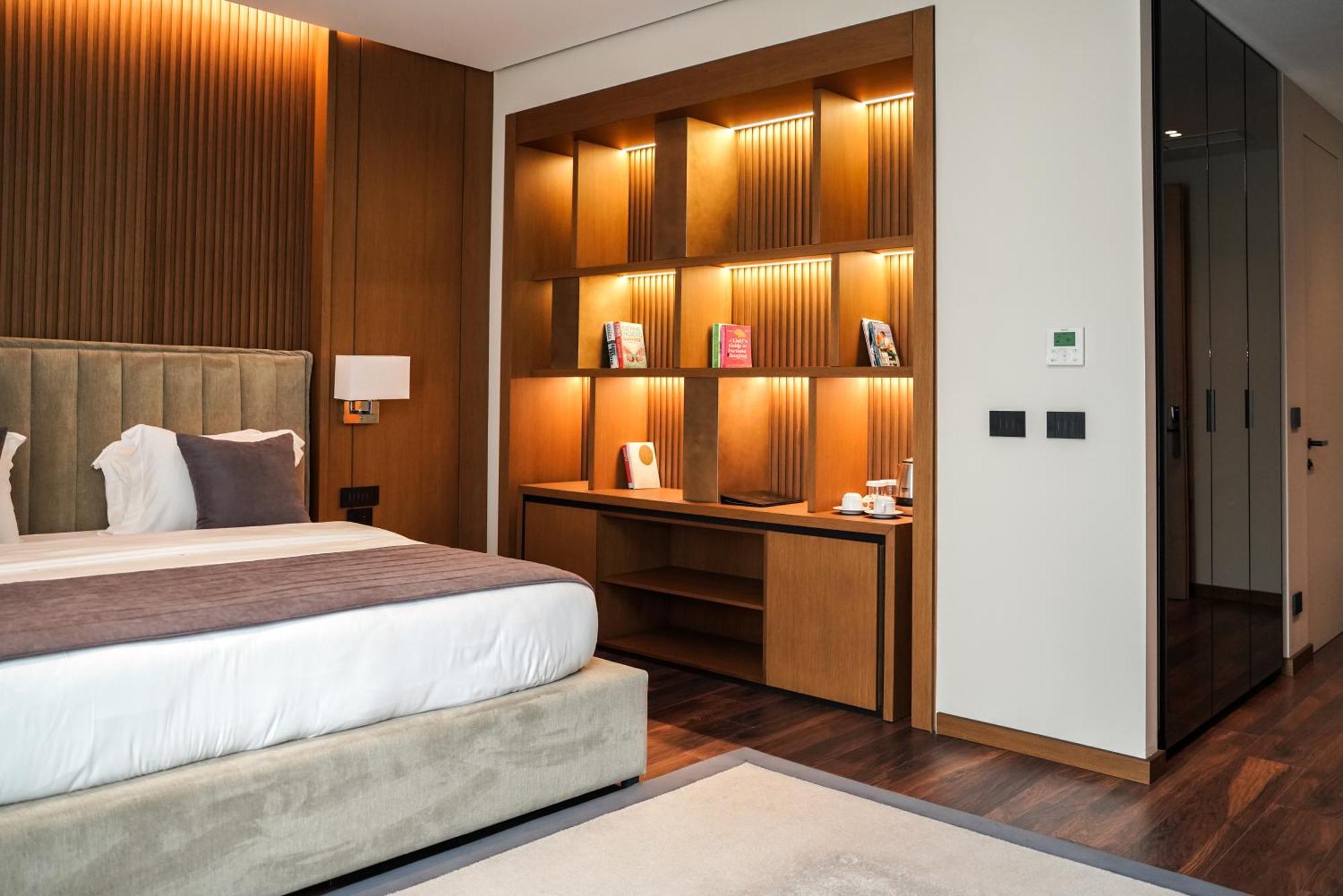 Supreme Hotel Golem  Eksteriør billede