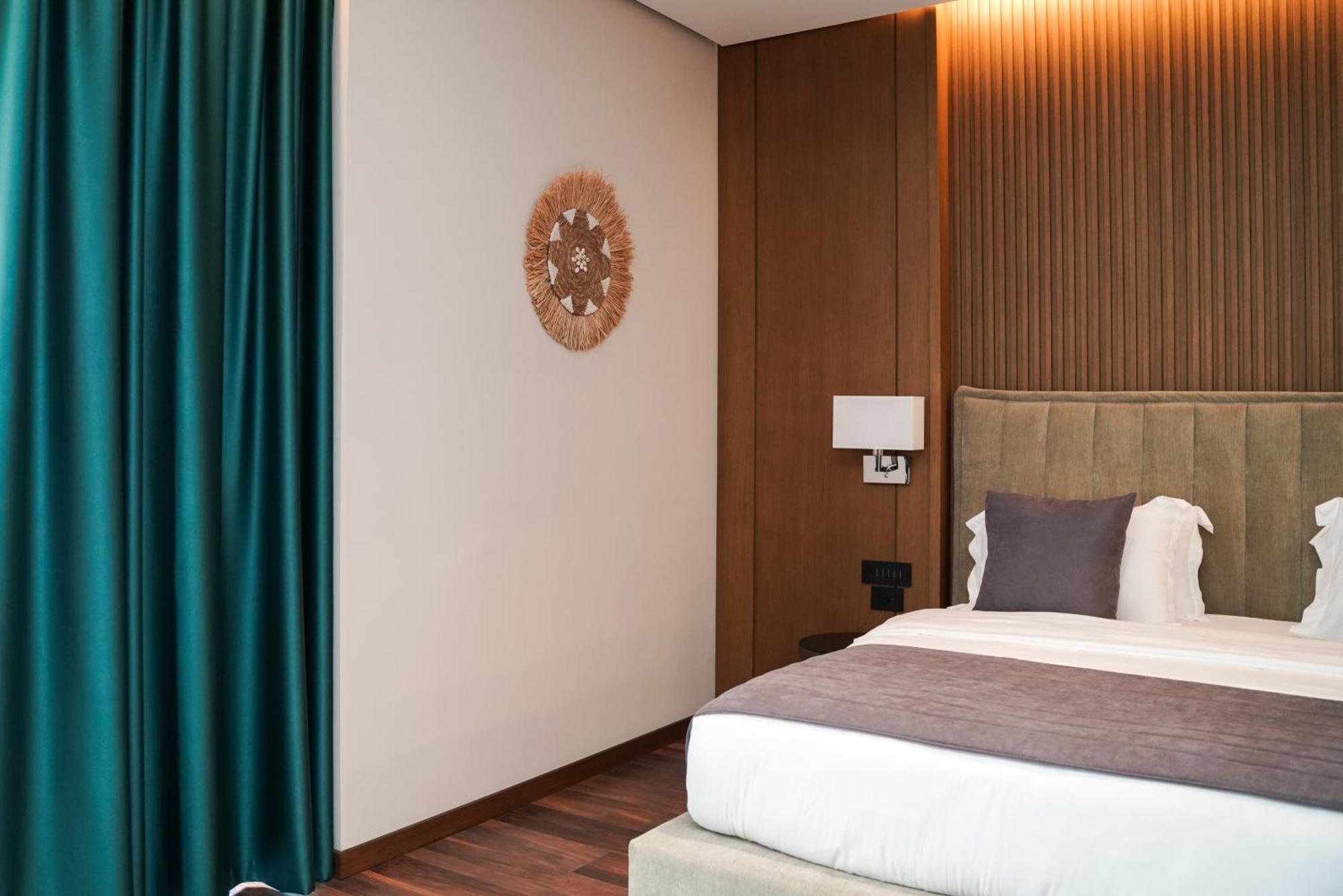 Supreme Hotel Golem  Eksteriør billede
